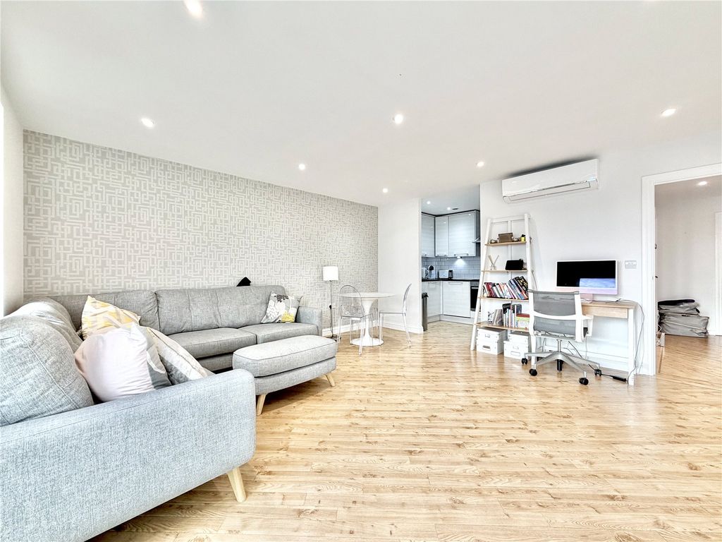 Property photo 2 of 11 Picture No. 08