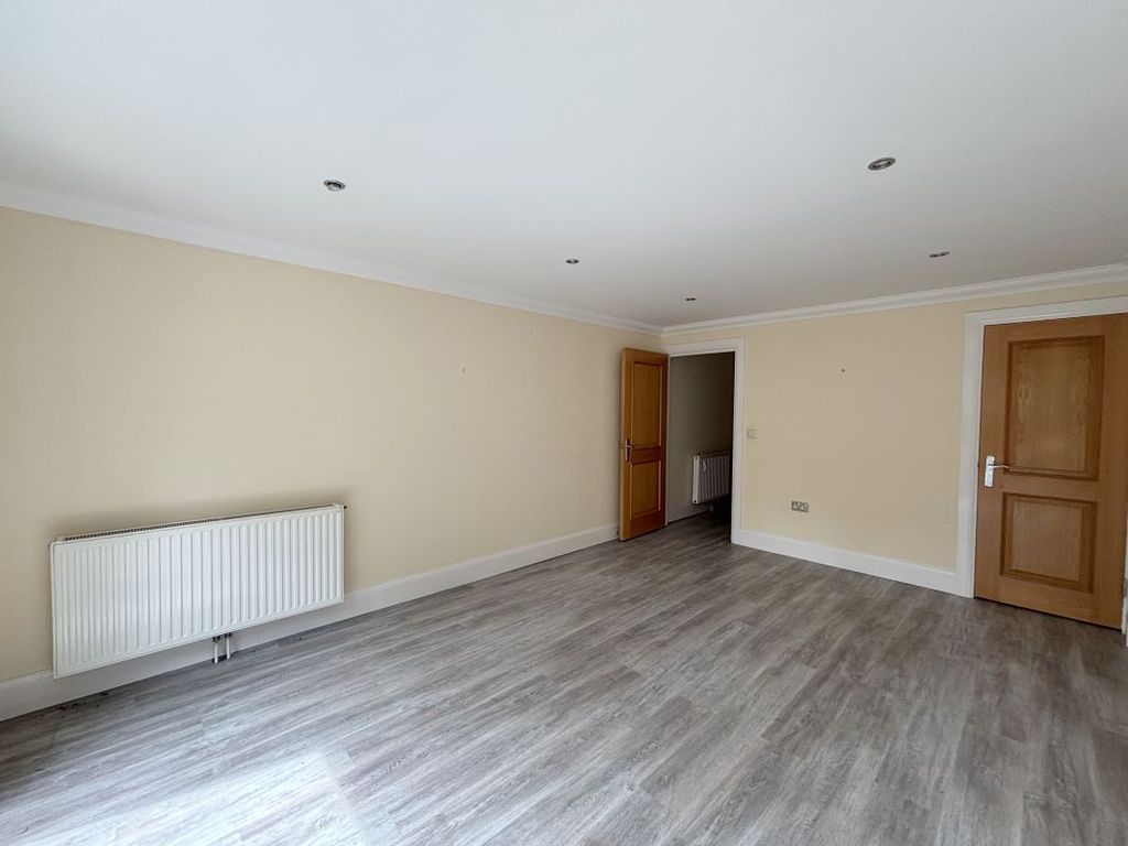 Property photo 3 of 10 Image 3