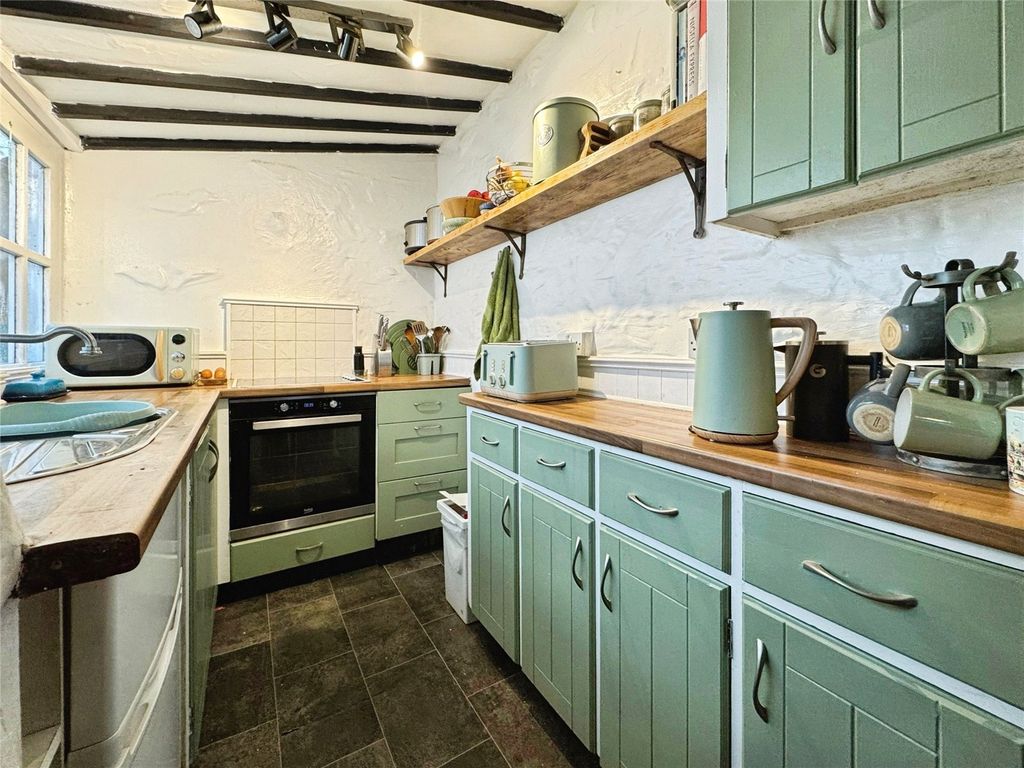 Property photo 3 of 32 Kitchen