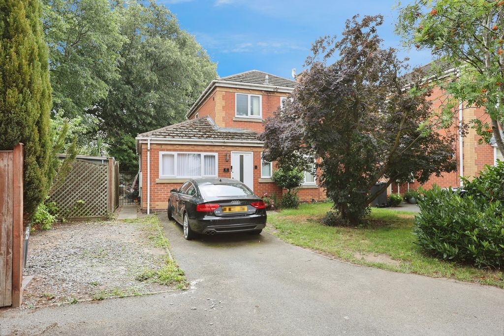 Property photo 1 of 17 Front
