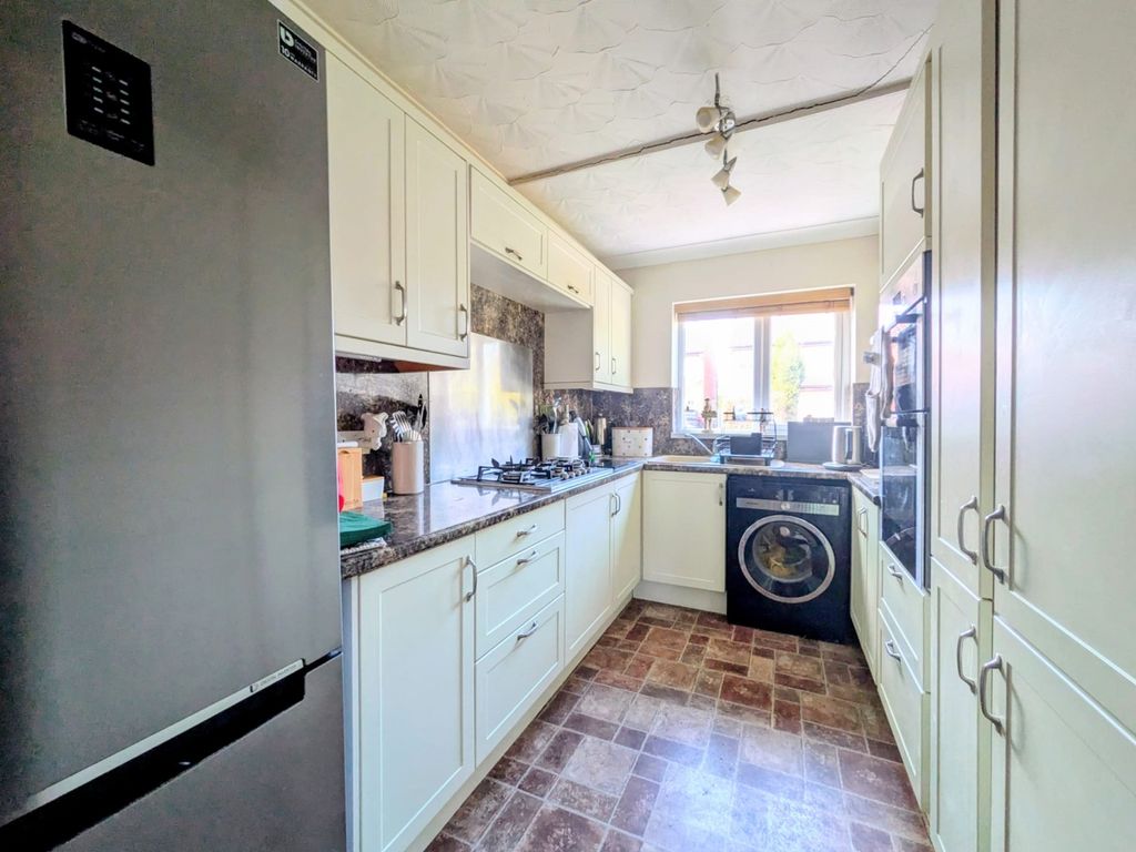 Property photo 3 of 10 611Ca915-14Fb-4729-8F5F-2c4c75B40c85