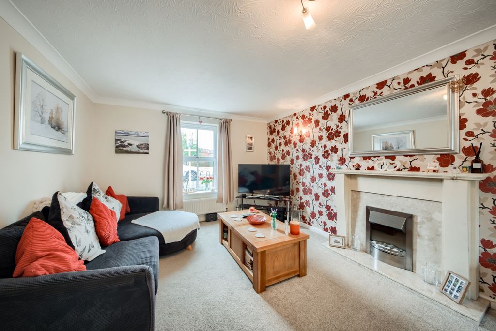 Property photo 2 of 23 Xh2A2162-Hdr(3)