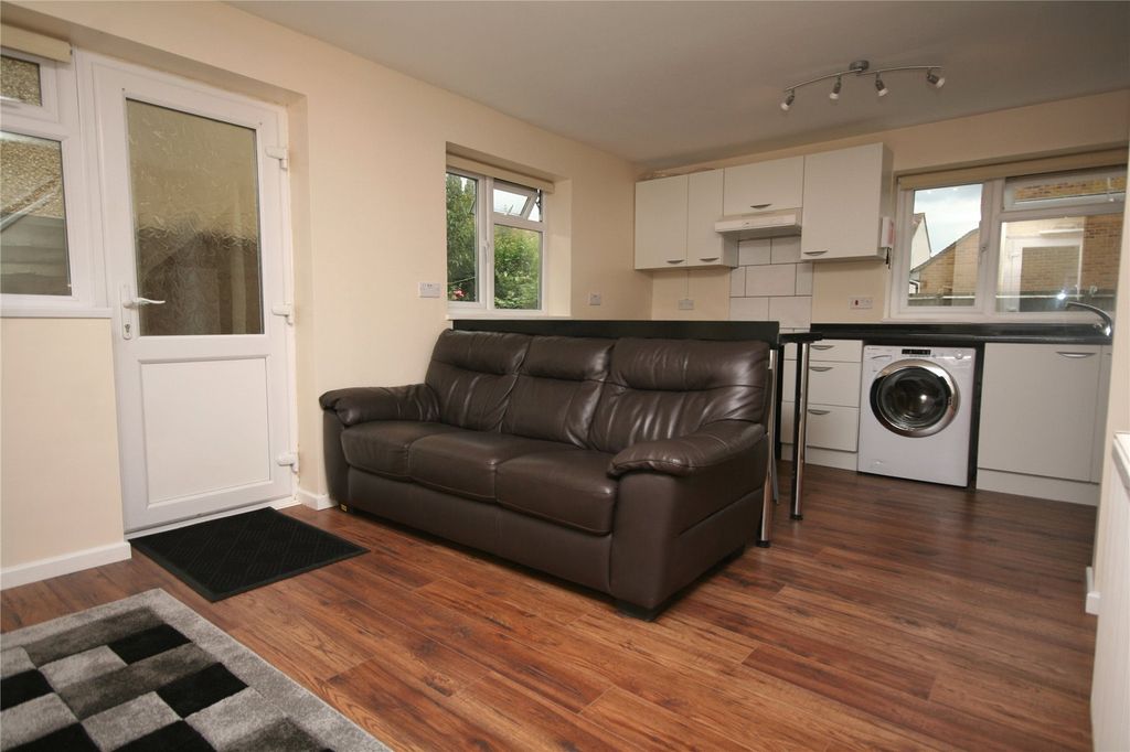 Property photo 3 of 7 Picture No. 02