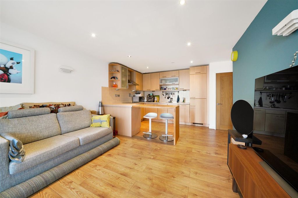 Property photo 2 of 12