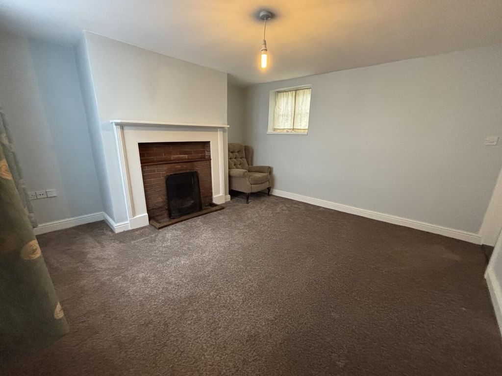 Property photo 3 of 15 Living Room