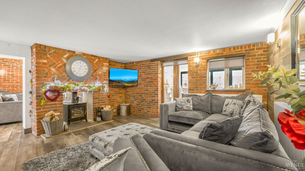 Property photo 2 of 55 4815205