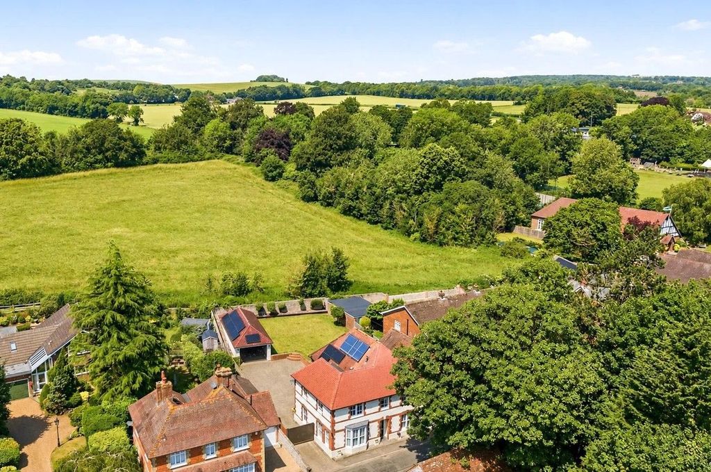 Property photo 2 of 31