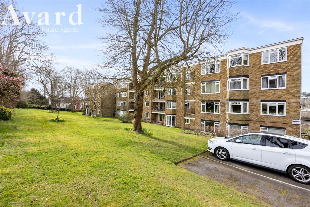 Property photo 3 of 21 Varndean Drive_Monterey Court_Flat 9-016.Jpg