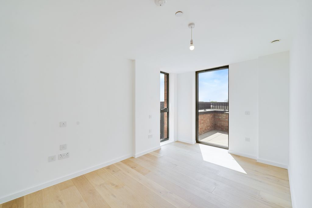 Property photo 3 of 6
