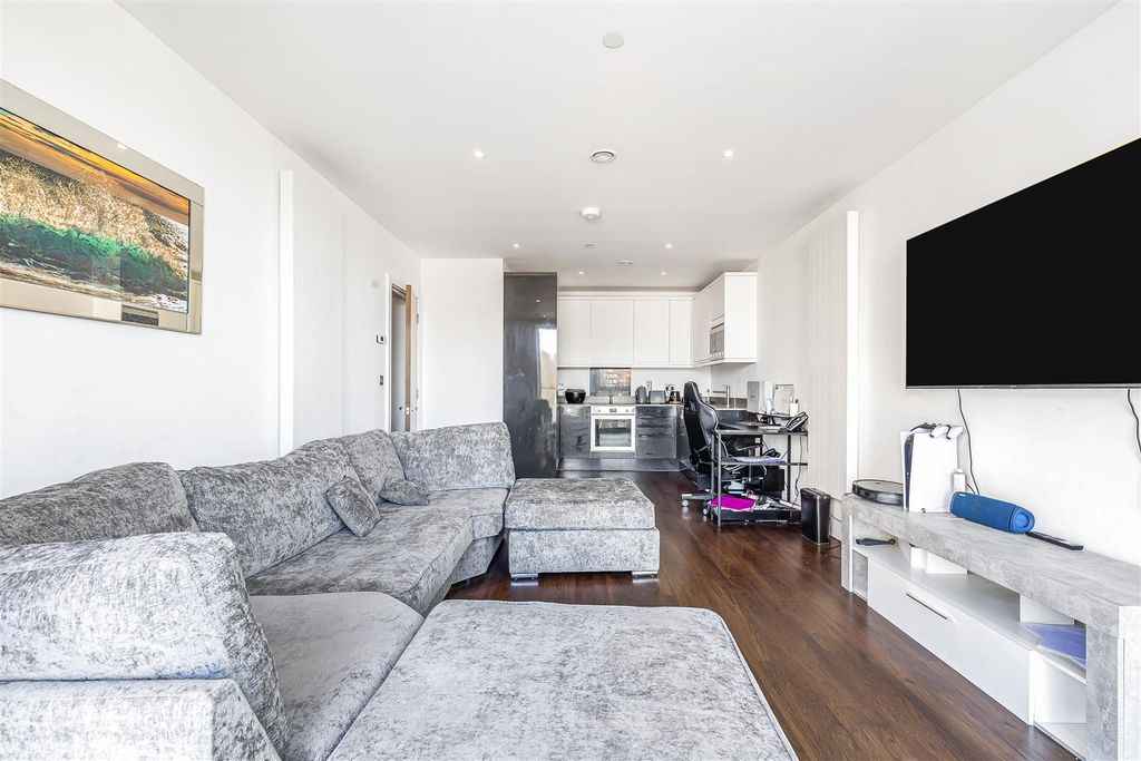 Property photo 2 of 15 83 Samuelson House-Ub2 (6).Jpg