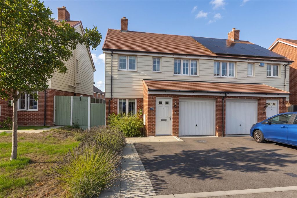 Property photo 1 of 19 10Roffe01.Jpg