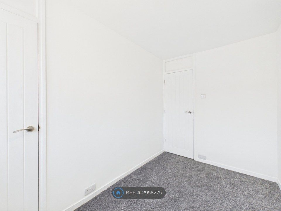 Property photo 3 of 26