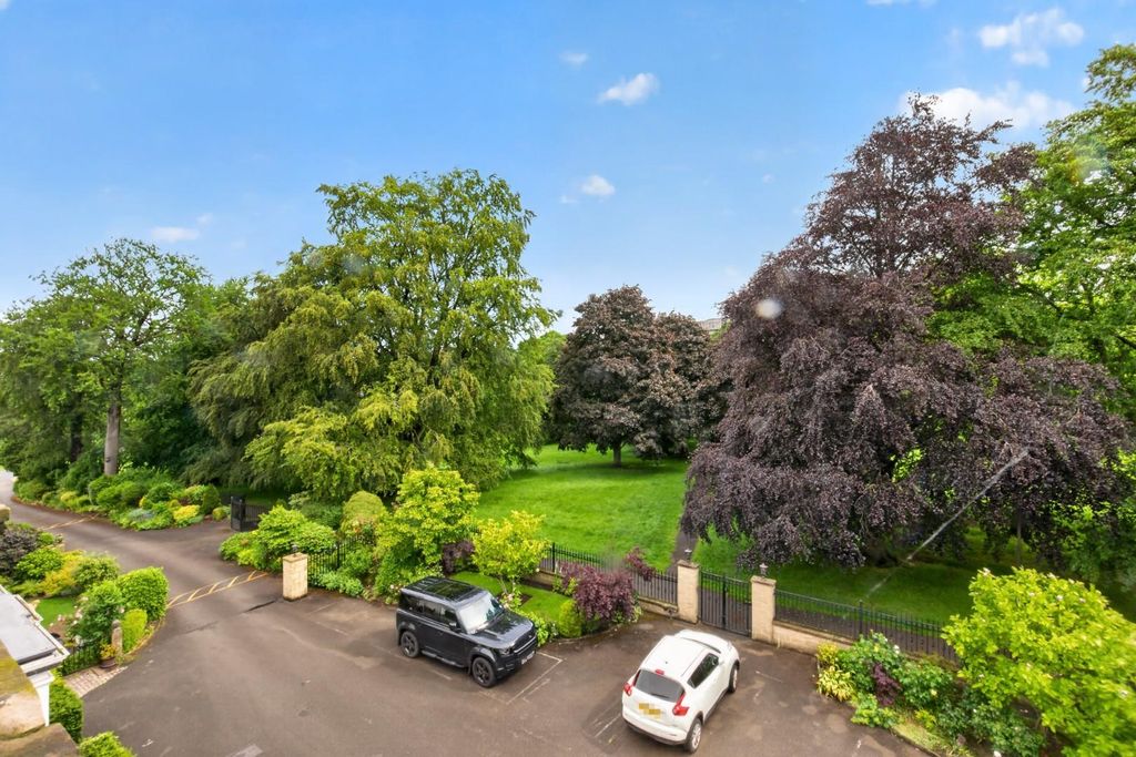 Additional image 8 of 3 bed flat for saleVictoria Road, Harrogate HG2