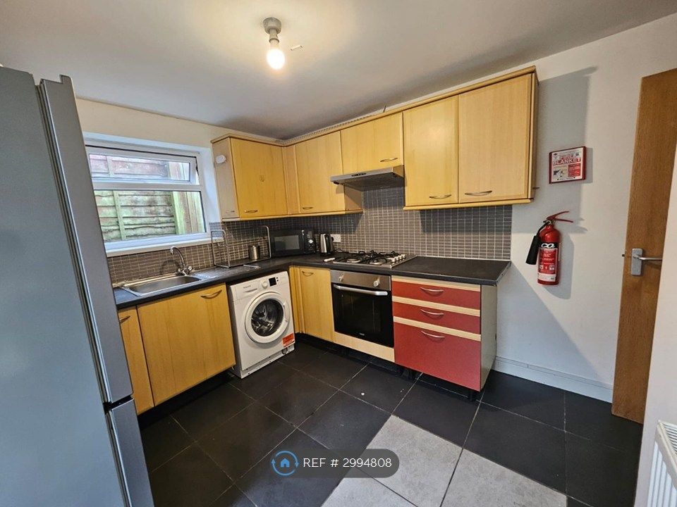 Property photo 1 of 14 Kitchen