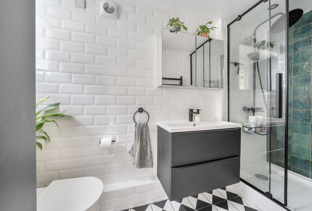 Property photo 2 of 9 1471409-9-6A22d65...