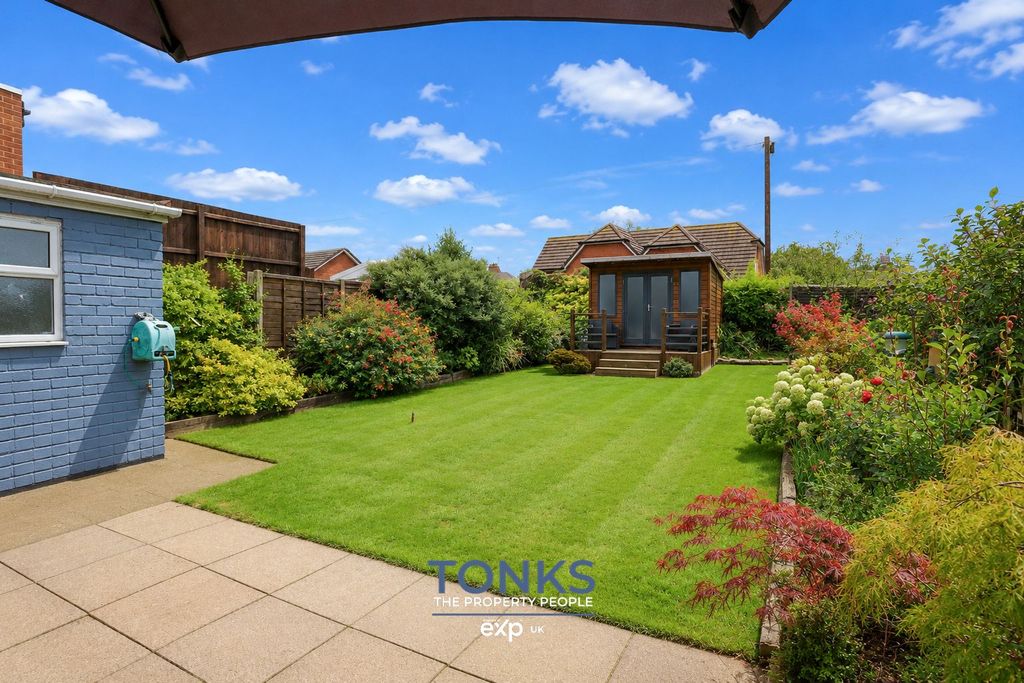 Property photo 2 of 24