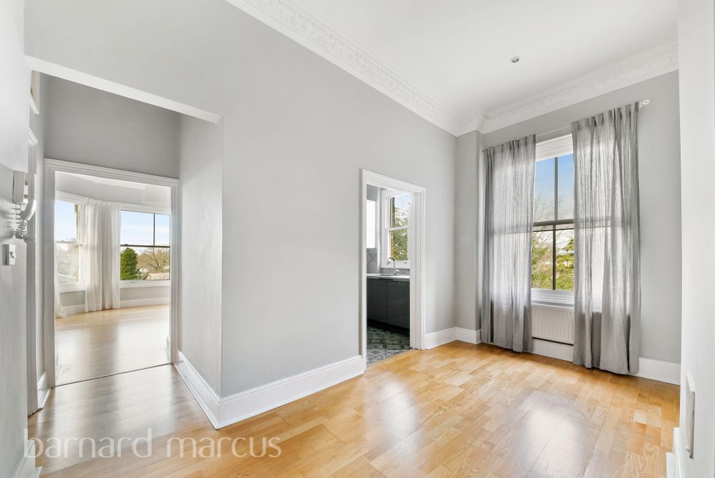 Property photo 2 of 8 Image