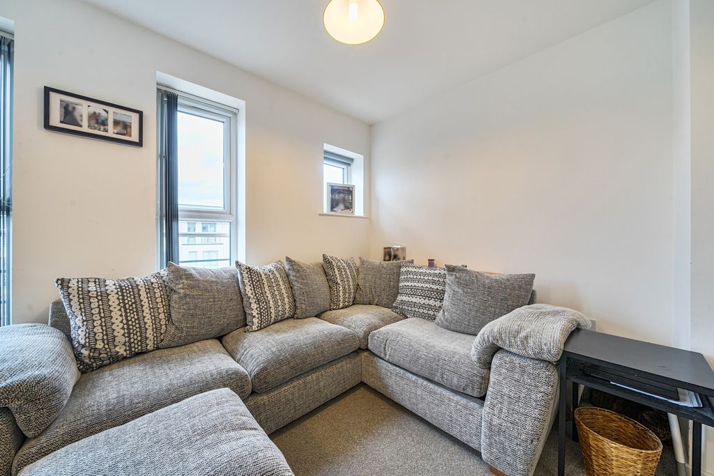 Property photo 3 of 19 Reception