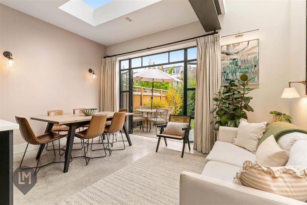 Property photo 1 of 9 Kitche/Dining/Living Room