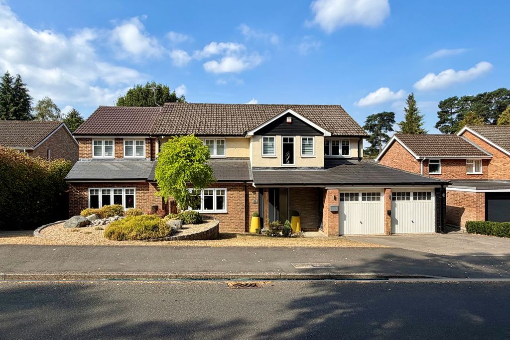 Property photo 1 of 33