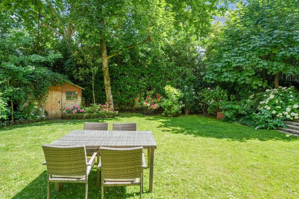 Property photo 3 of 17