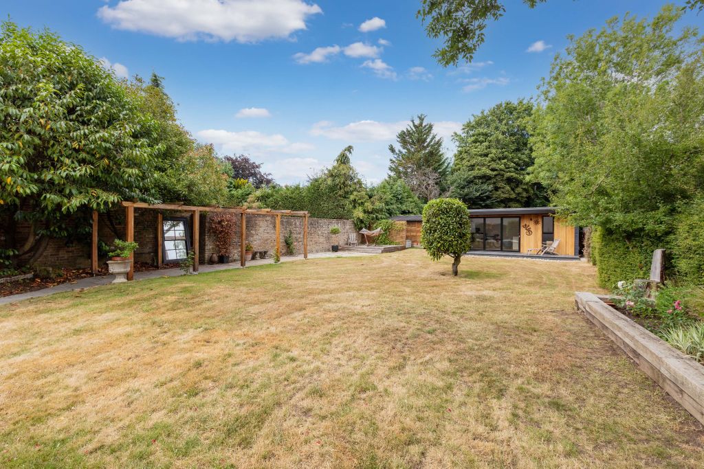 Property photo 3 of 21
