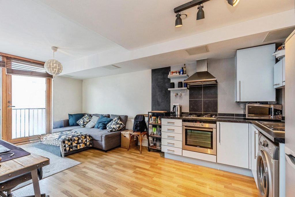 Property photo 2 of 10 Pbox-Img.Jpg