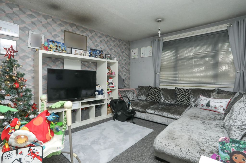 Property photo 3 of 7 Picture 3