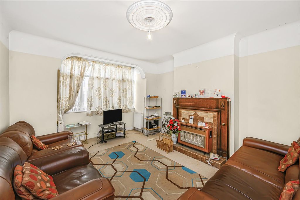 Property photo 3 of 14