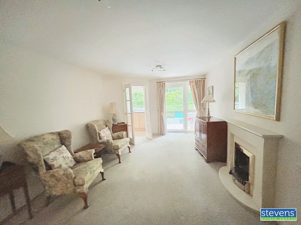 Property photo 2 of 12 Image00002