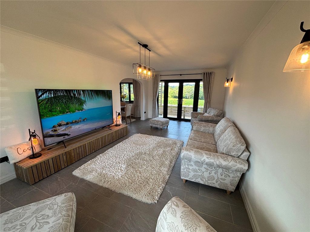 Property photo 2 of 29 Picture No. 60