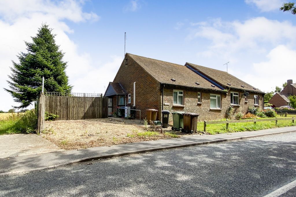 Property photo 1 of 10 30 Pound Piece, Ashbury, Wiltshire, Sn6 8Ne
