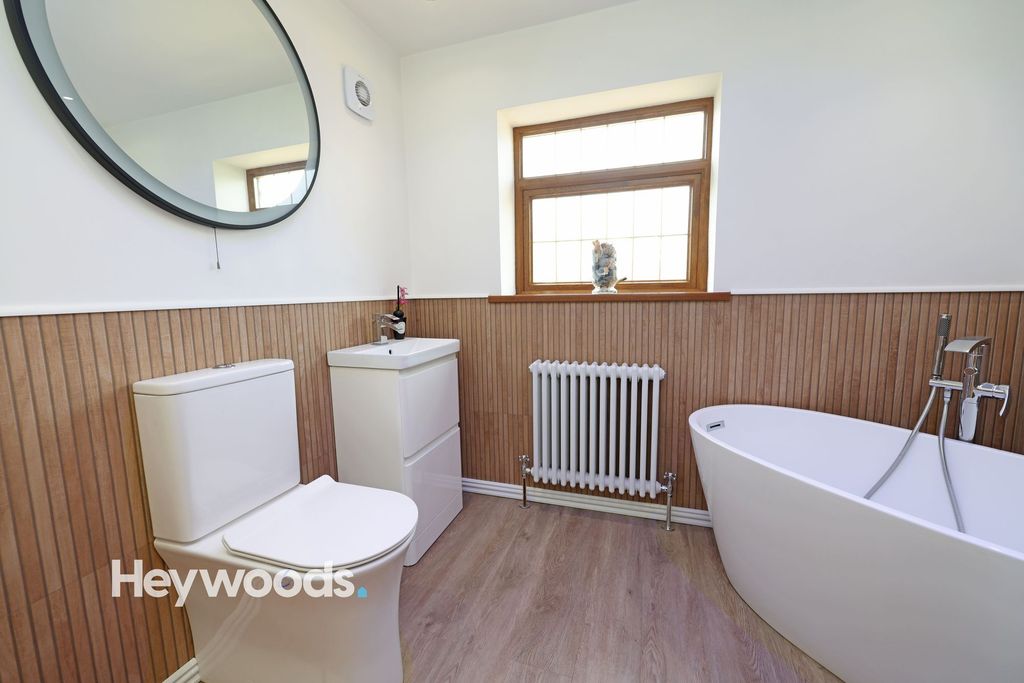 Property photo 3 of 43