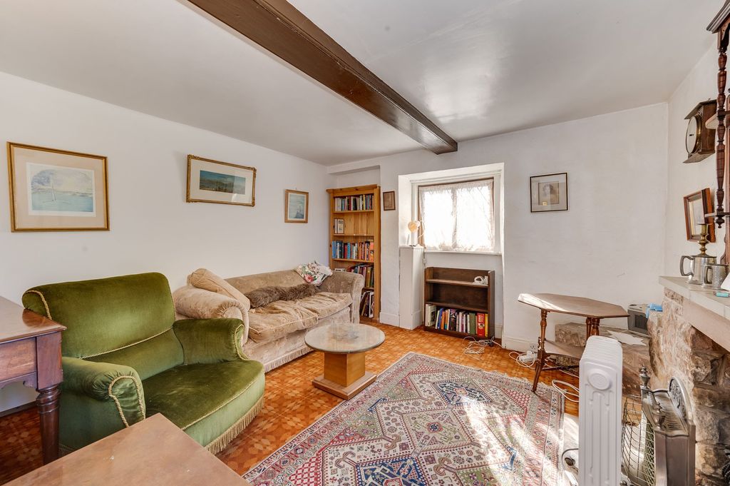 Property photo 3 of 19