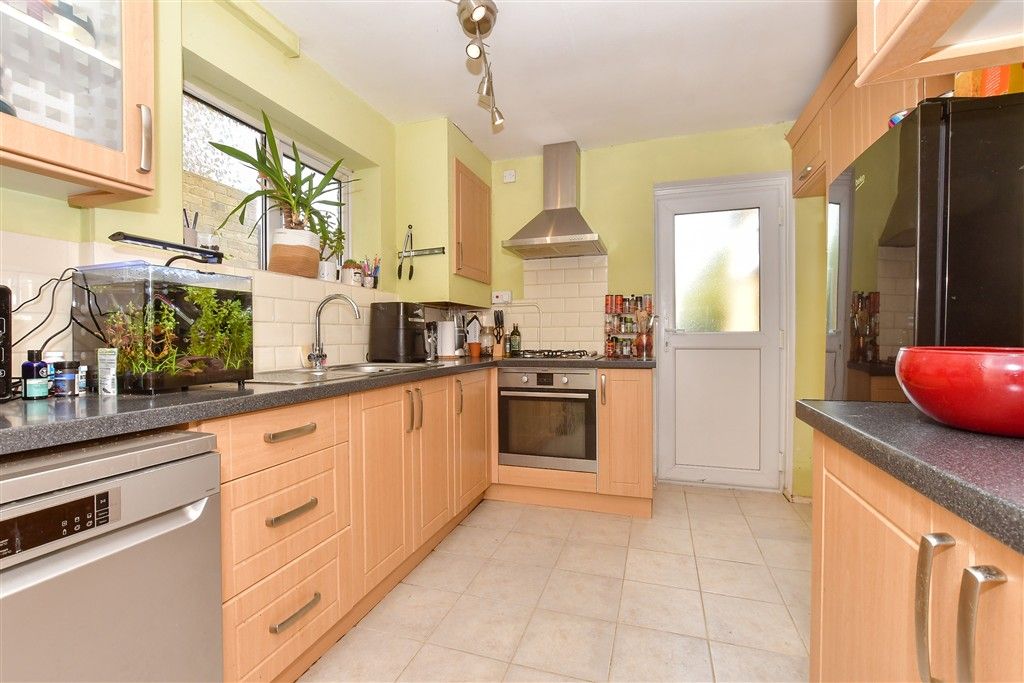 Property photo 1 of 10 Kitchen