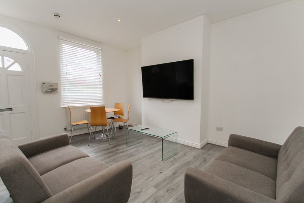 Property photo 3 of 12 Picture No. 03