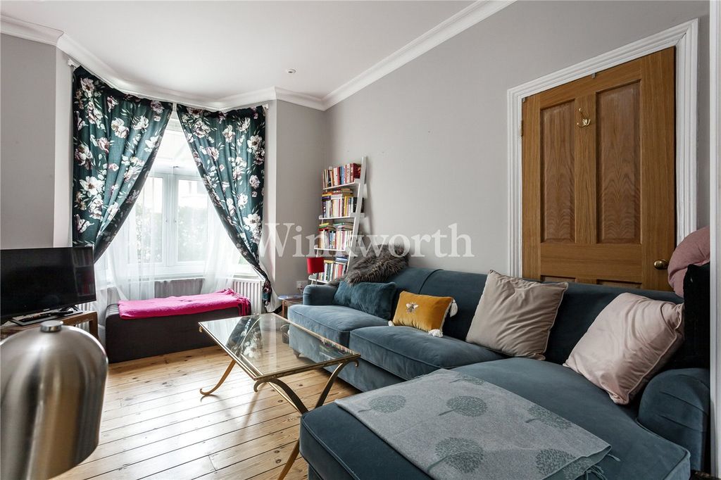 Property photo 3 of 18 Picture No. 03