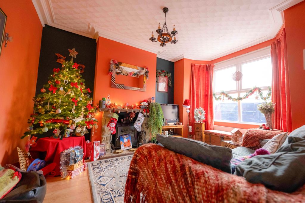 Property photo 2 of 16 Upleatham Street Saltburn Ewemove-8