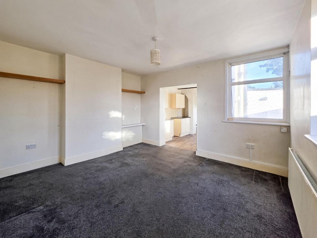 Property photo 3 of 15 Dining Room