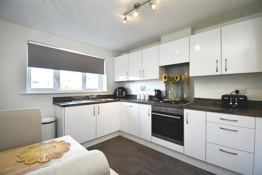 Property photo 3 of 18 Kitchen/Diner