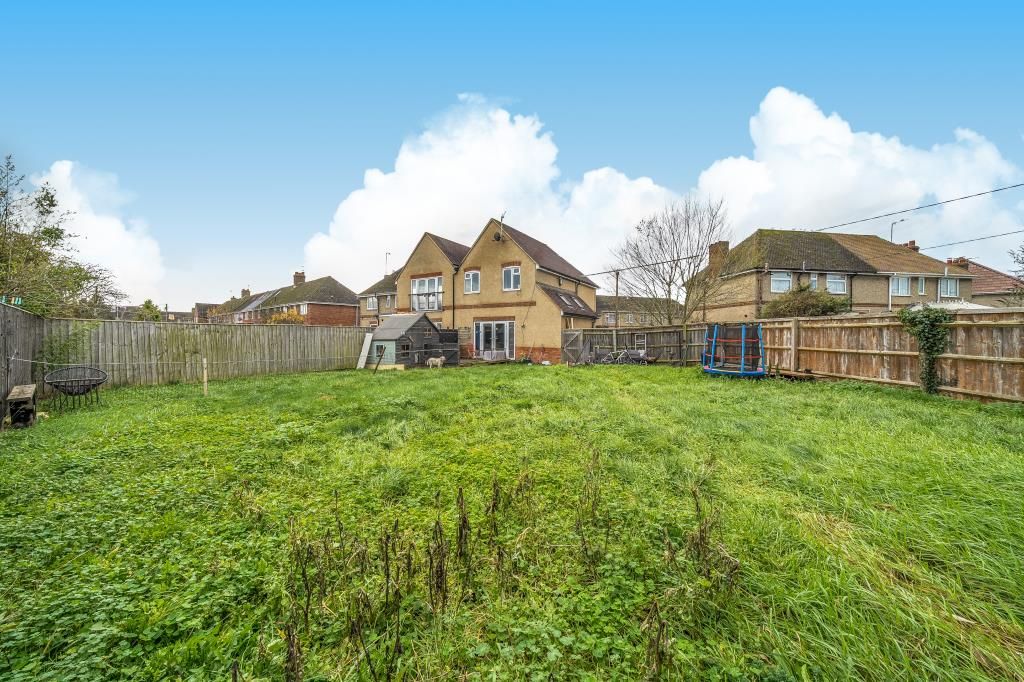 Property photo 2 of 18 Garden View