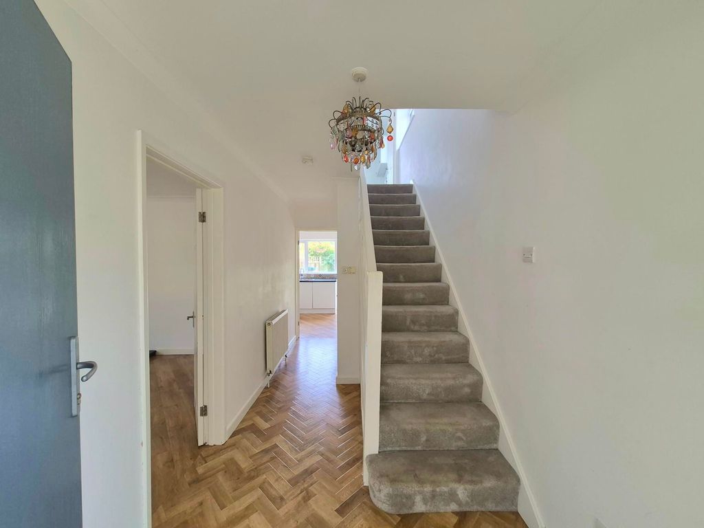 Property photo 3 of 24