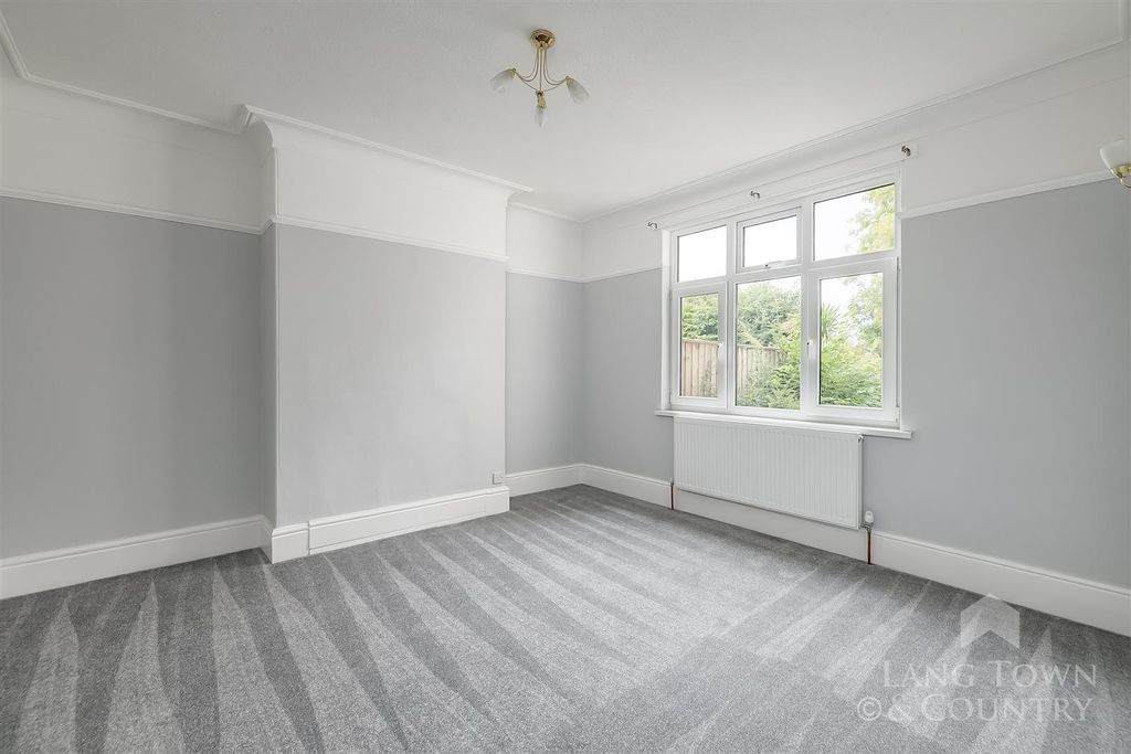 Property photo 3 of 16 0030.Jpg