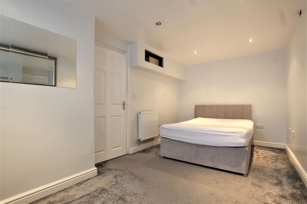 Property photo 3 of 17 Photo 20