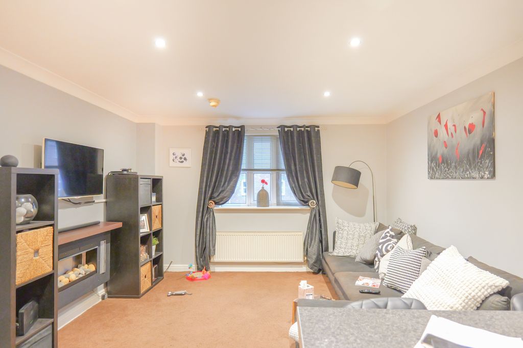 Property photo 2 of 17