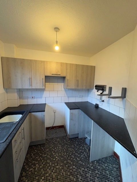 Property photo 2 of 9 Kitchen