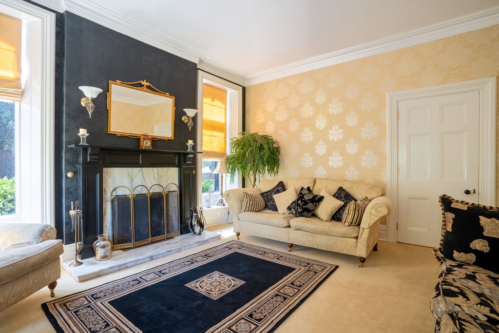 Property photo 3 of 24 Gallery