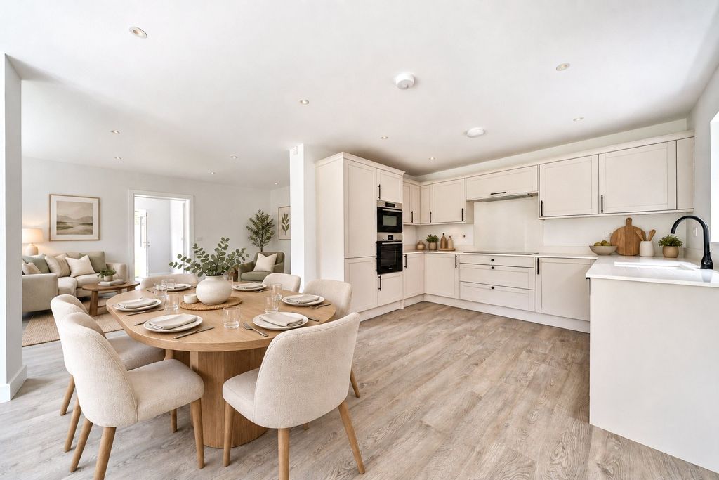 Property photo 3 of 15 Kitchen Dining