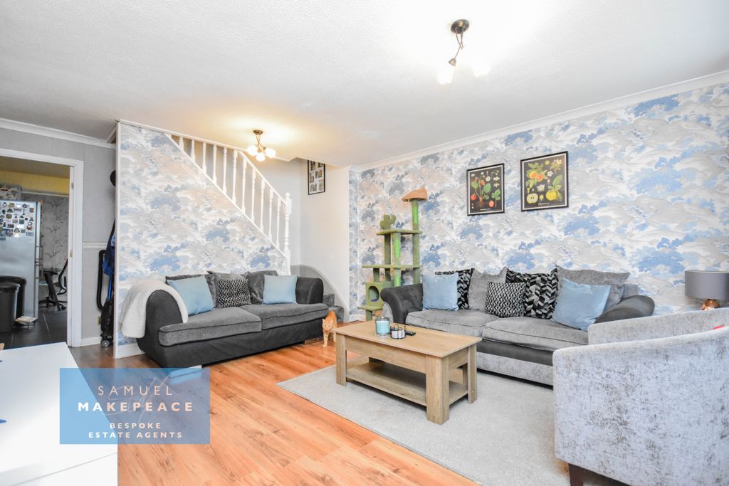 Property photo 3 of 19 Gallery