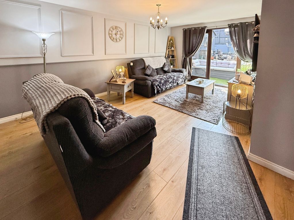 Property photo 3 of 28